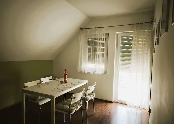 בית נופש Waterfront In Zamardi-balaton 55033