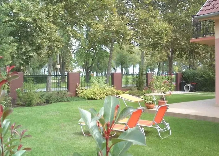 Waterfront In Zamardi-balaton 55033 *